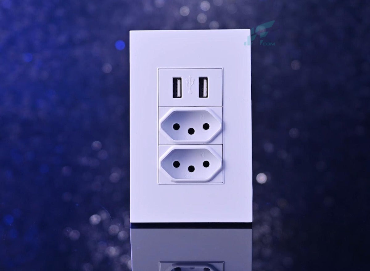 Tomada Usb De Parede Universal Bivolt 2.1a 5v Celulares Cor Branco